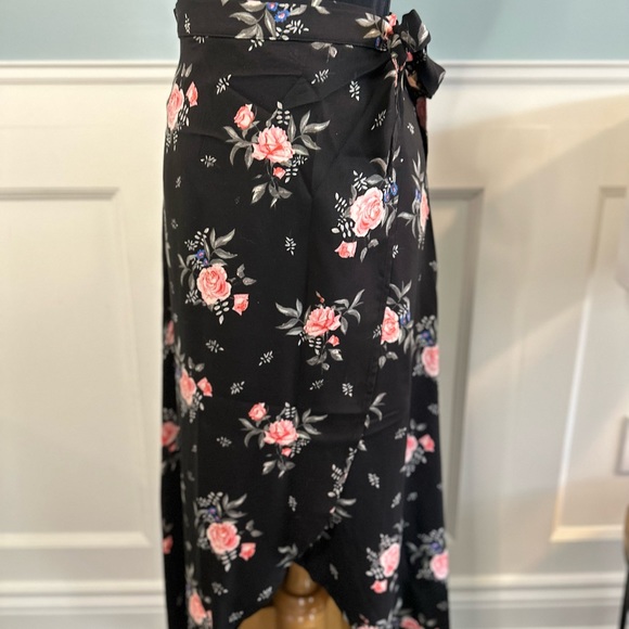 Floral Wrap Skirt - Picture 1 of 8